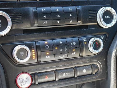 Used 2018 Ford Mustang Coupe RWD image 13