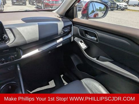 Used 2021 Nissan Rogue SV w/ Premium Package AWD/4WD image 16