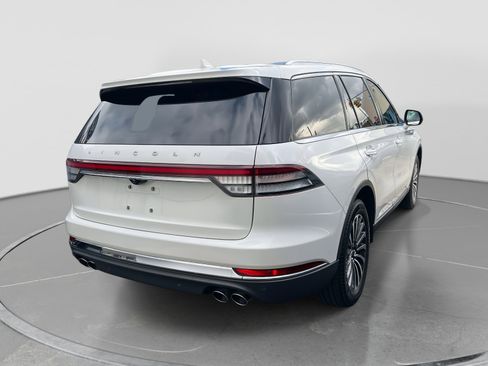 Used 2022 Lincoln Aviator Standard w/ Premium Package image 4