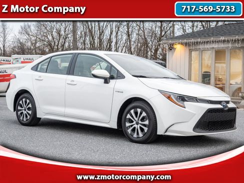 Used 2021 Toyota Corolla LE image 1