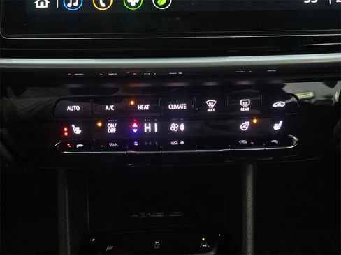 Used 2023 Chevrolet Bolt LT w/ Infotainment Package image 31