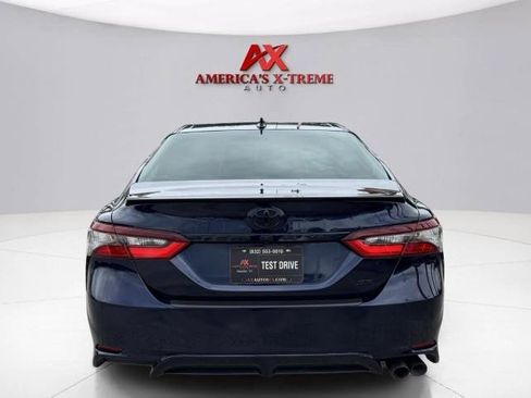 Used 2021 Toyota Camry SE FWD image 4
