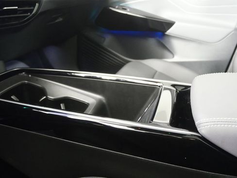 Used 2024 Volkswagen ID.4 S image 27