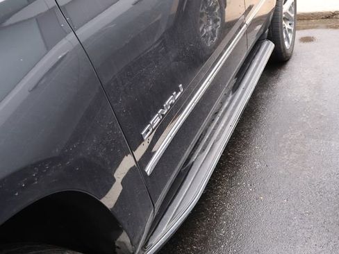 Used 2020 GMC Yukon Denali image 6