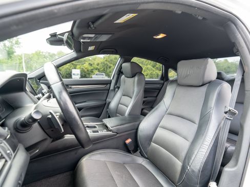 Used 2018 Honda Accord Sport image 8
