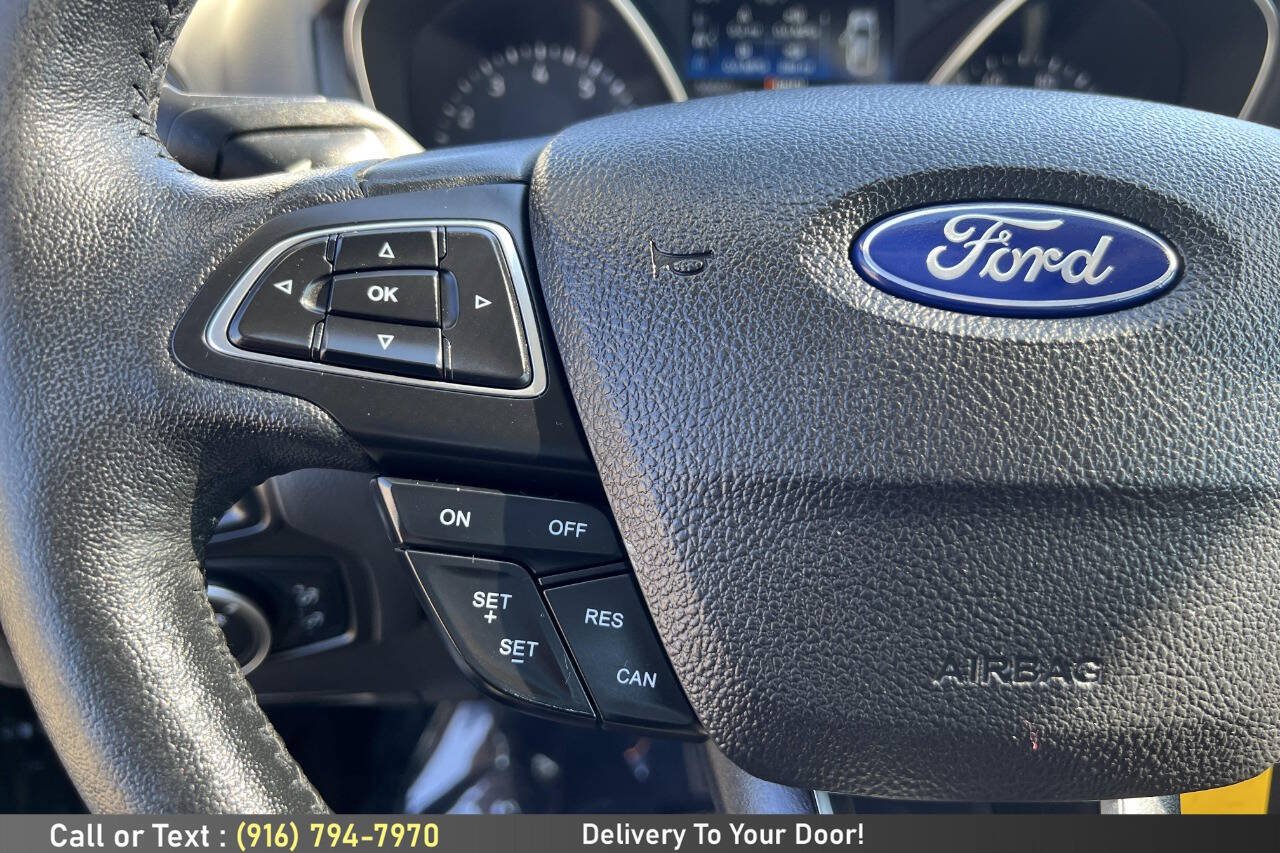 Used 2018 Ford Focus SE w/ Cold Weather Package FWD image 23