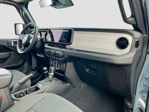 Certified 2025 Jeep Wrangler Sport image 27