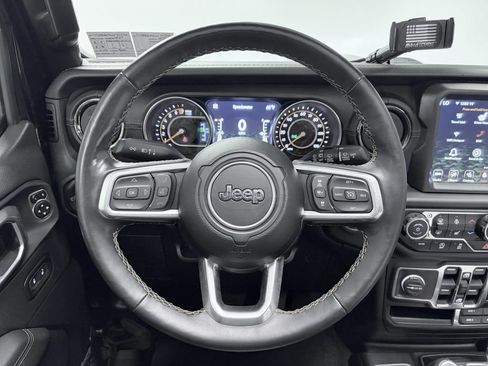 Used 2020 Jeep Wrangler Unlimited Sahara AWD/4WD image 19