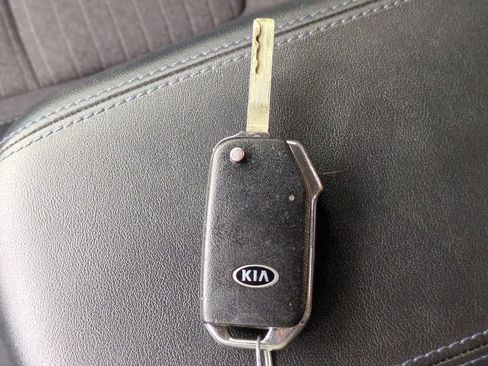 Used 2021 Kia Seltos S image 29