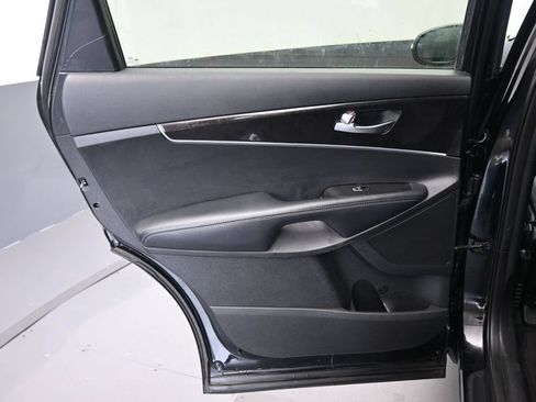 Used 2017 Kia Sorento AWD image 26