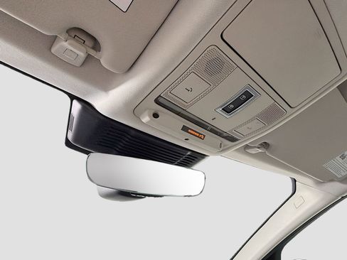 Certified 2021 Land Rover Discovery Sport SE image 22