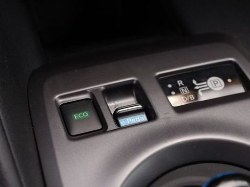 Certified 2025 Nissan Leaf S FWD image 19