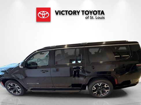 Used 2024 Jeep Wagoneer L Series III w/ Flexible Seating Group image 6