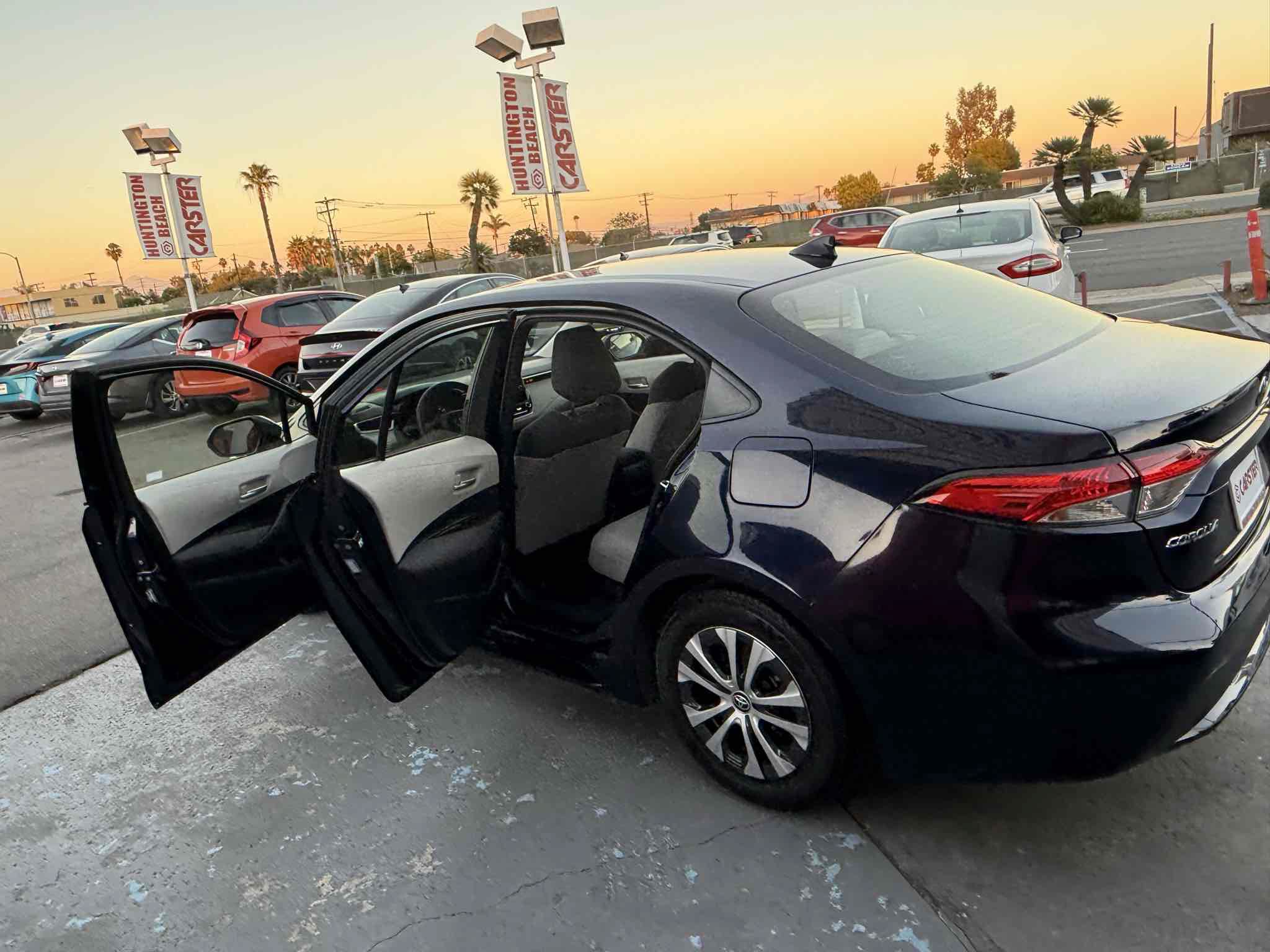 Used 2020 Toyota Corolla LE FWD image 74