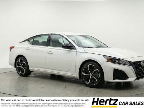 Used 2025 Nissan Altima 2.5 SR image 1