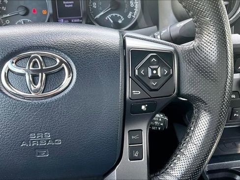 Used 2018 Toyota Tacoma TRD Off-Road w/ Technology Package AWD/4WD image 25
