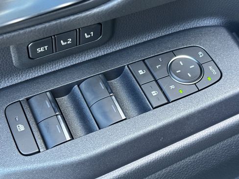 Certified 2025 Toyota Land Cruiser Base image 15