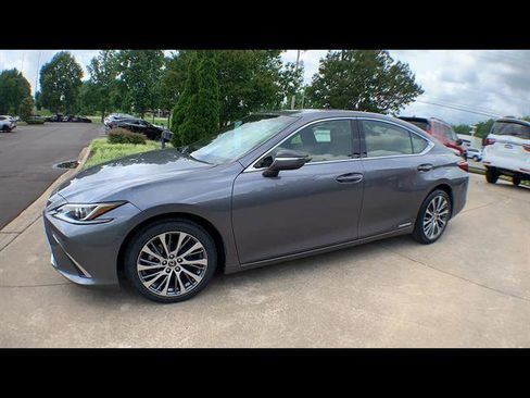 Used 2019 Lexus ES 300h w/ Premium Package FWD image 4