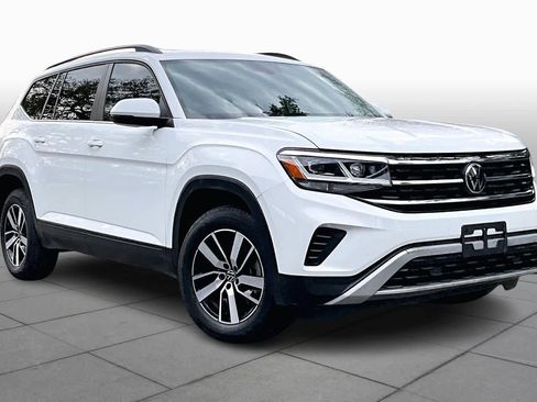 Certified 2023 Volkswagen Atlas SE image 3