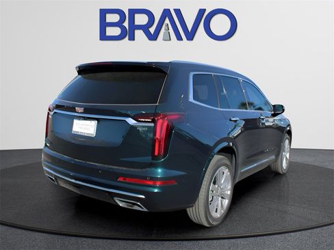 Used 2025 Cadillac XT6 Premium Luxury image 4