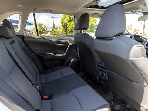 Used 2025 Toyota RAV4 XLE FWD image 26