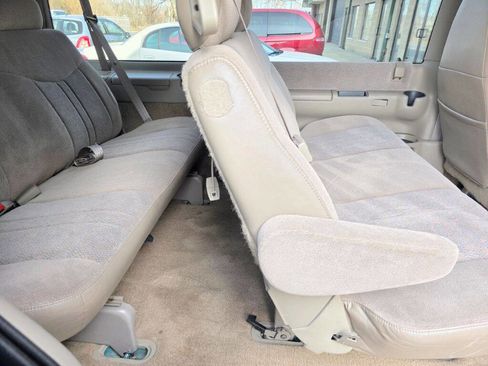 Used 2000 Chevrolet Astro Passenger AWD image 18
