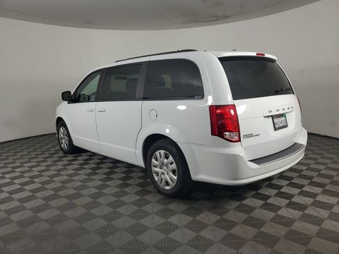 Used 2018 Dodge Grand Caravan SE w/ UConnect Hands-Free Group FWD image 6