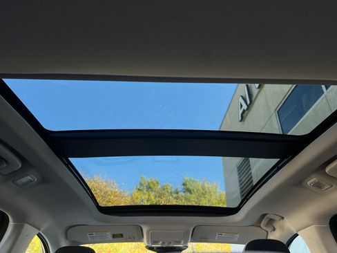 Used 2022 Ford Escape SE w/ SE Sport Appearance Package image 20