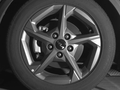 Used 2025 Kia K4 LXS image 12