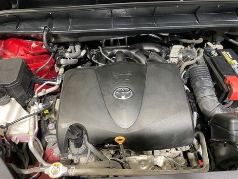 Used 2020 Toyota Highlander LE AWD/4WD image 23