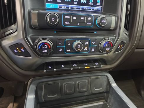 Used 2017 Chevrolet Silverado 2500 LTZ w/ Vortec Plus Package AWD/4WD image 9