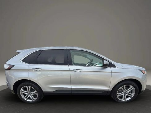 Used 2016 Ford Edge Titanium w/ Technology Package AWD/4WD image 4