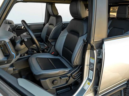 Used 2023 Ford Bronco Black Diamond image 43