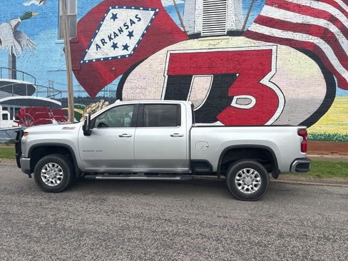Used 2020 Chevrolet Silverado 2500 LTZ w/ LTZ Plus Package AWD/4WD image 3