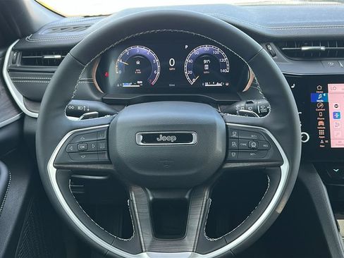 New 2026 Jeep Grand Cherokee Altitude RWD image 18