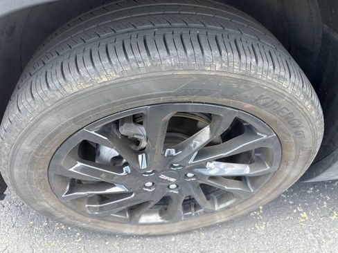 Certified 2024 GMC Terrain SLE w/ Driver Convenience Package FWD image 13