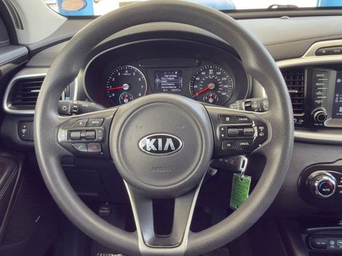 Used 2018 Kia Sorento FWD image 22
