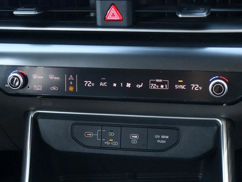 Used 2025 Kia Carnival FWD image 24