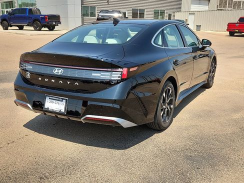 Used 2025 Hyundai Sonata SEL FWD image 4