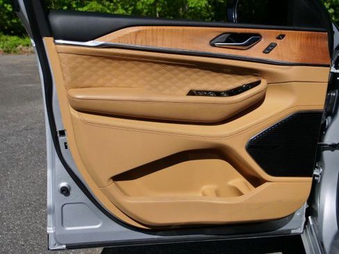 Used 2022 Jeep Grand Cherokee Summit image 31