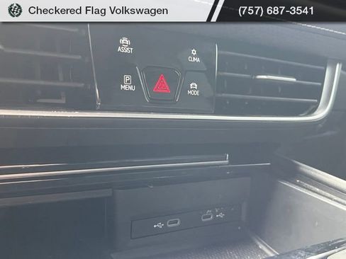Used 2024 Volkswagen Atlas Cross Sport SE AWD/4WD image 41
