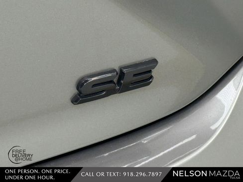 Used 2025 Toyota Camry SE w/ Convenience Package FWD image 17