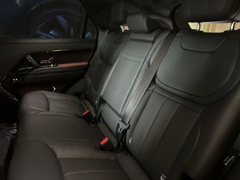 Used 2024 Land Rover Range Rover Sport SE image 12