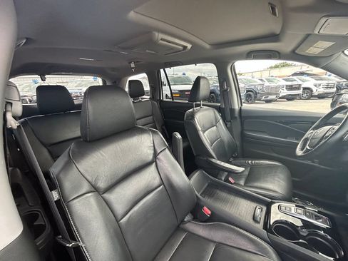 Used 2017 Honda Pilot Touring image 18