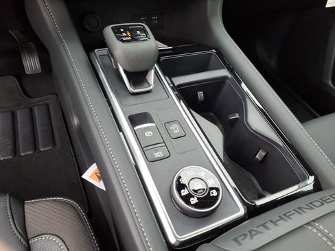 New 2026 Nissan Pathfinder SL image 14