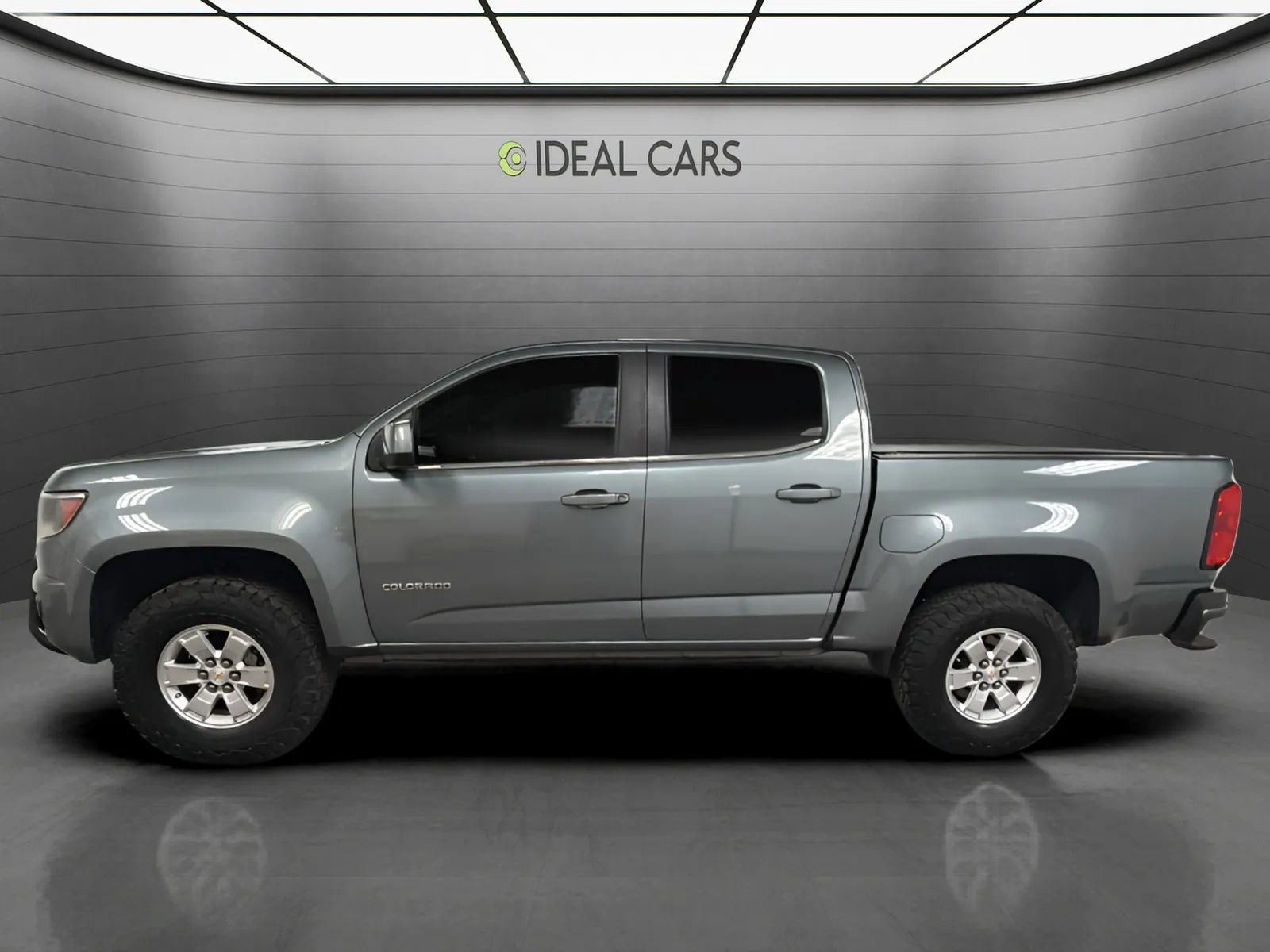 Used 2020 Chevrolet Colorado W/T w/ WT Convenience Package RWD image 2