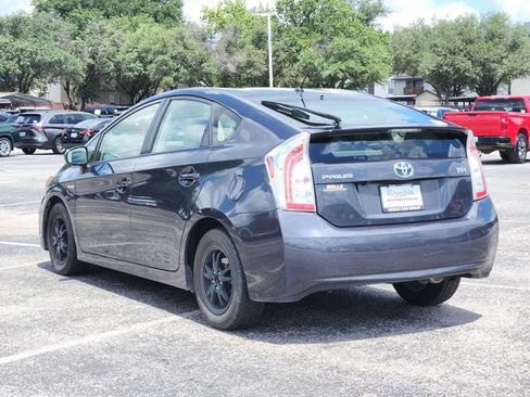 Used 2015 Toyota Prius Two FWD image 3