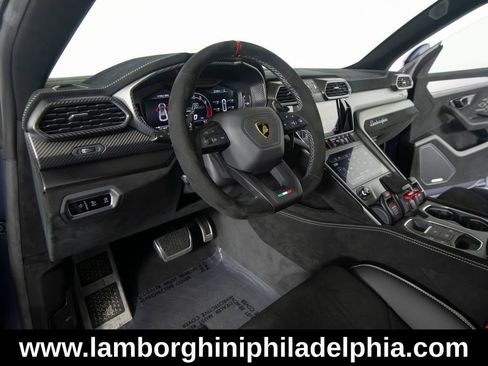Used 2023 Lamborghini Urus Performante AWD/4WD image 11