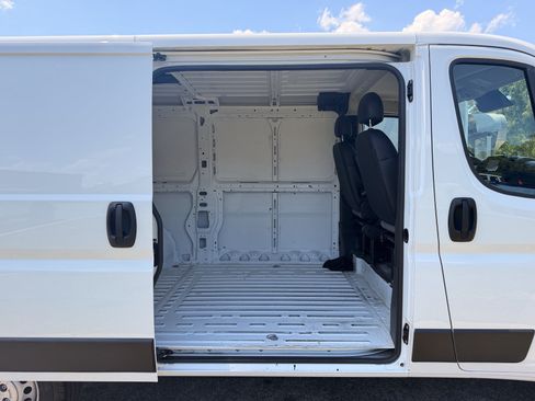 Used 2025 RAM ProMaster 2500 w/ Convenience Group FWD image 39