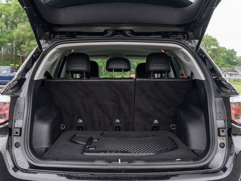 Used 2019 Jeep Compass Trailhawk w/ Cold Weather Group AWD/4WD image 9